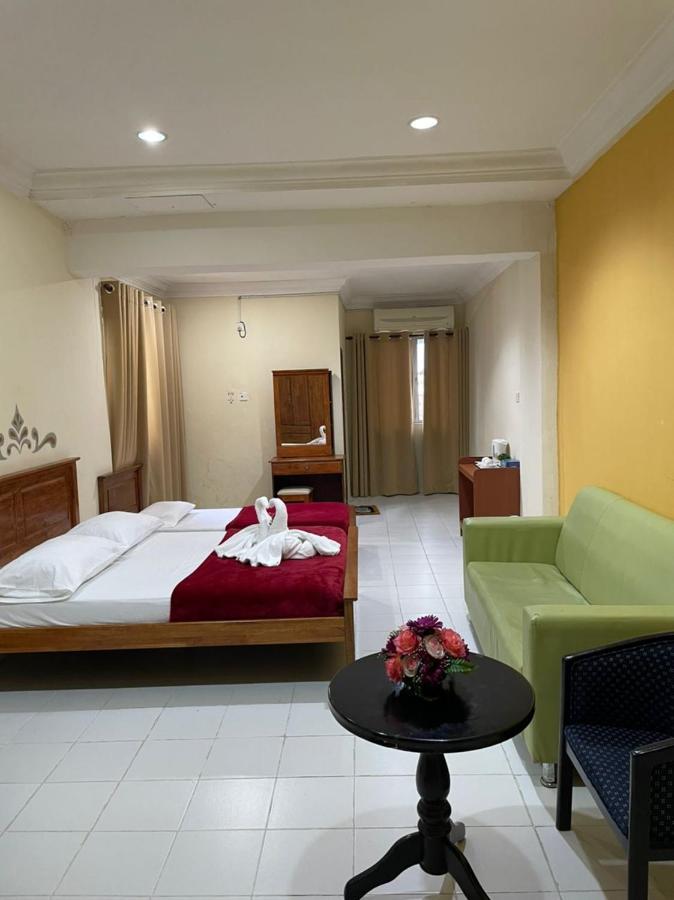Samudera Hotel Kampung Kuala Besut Exterior foto